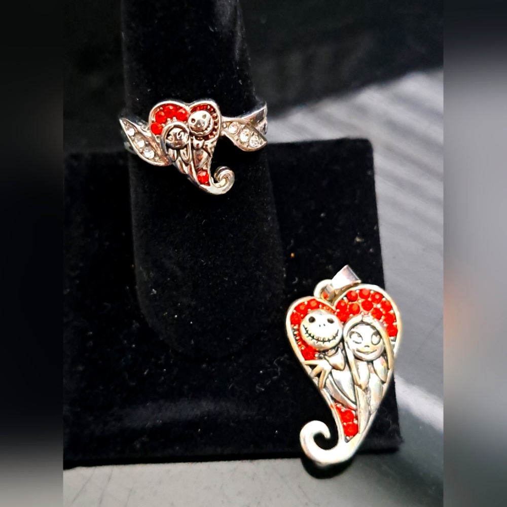 SILVER JACK SKELLINGTON RING AND CHARM SIZE 7